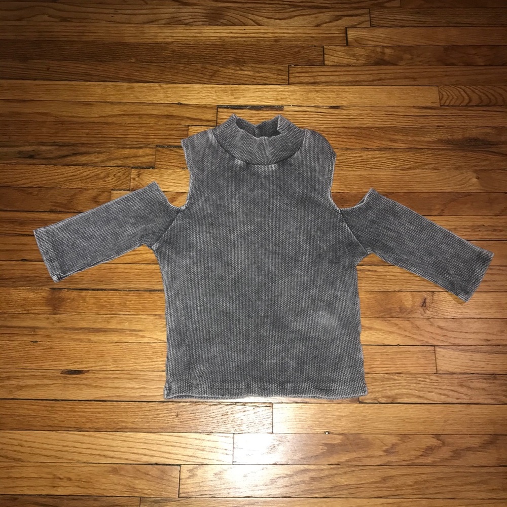 Dark gray distressed cutout crop